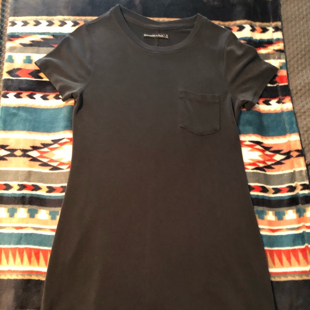 super cute t shirt dress!